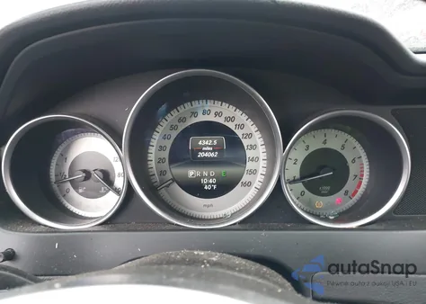 2014 Mercedes-Benz C 300 Sport 4Matic z USA, uszkodzony, nr VIN WDDGF8AB5EG217284